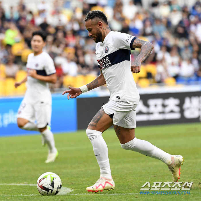 이강인 PSG 리그 개막전 선발출전 원톱 예고, '하무스가 건강해지기 전…