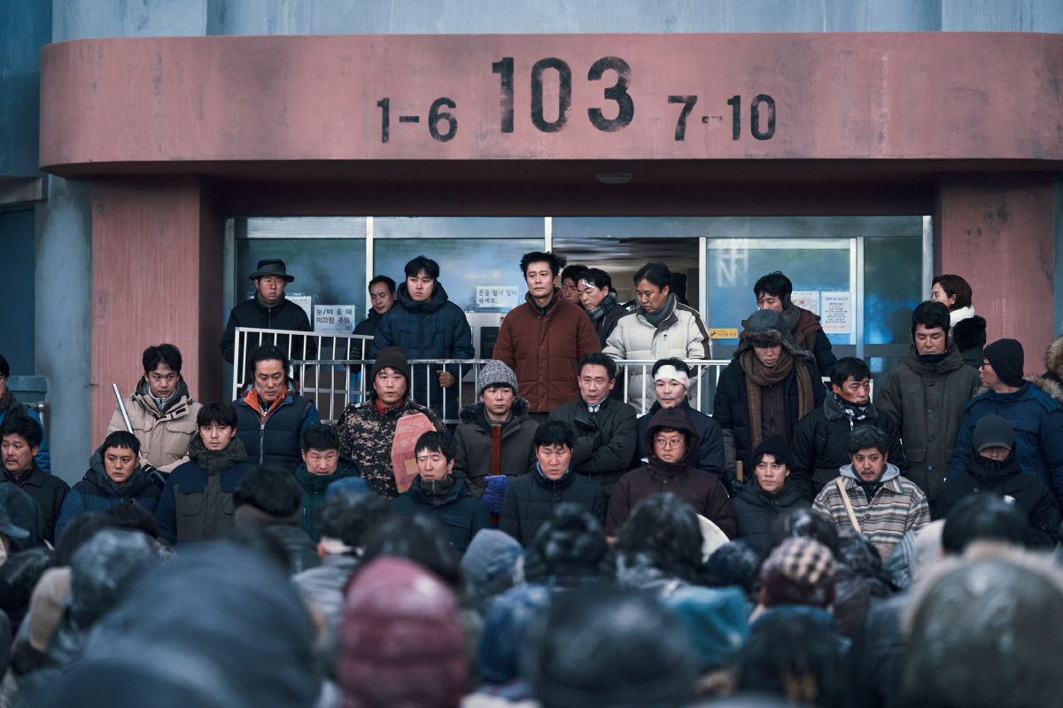 "재난판 '기생충' 보는 기분"…'콘크리트 유토피아', 역대급 호평 릴레…