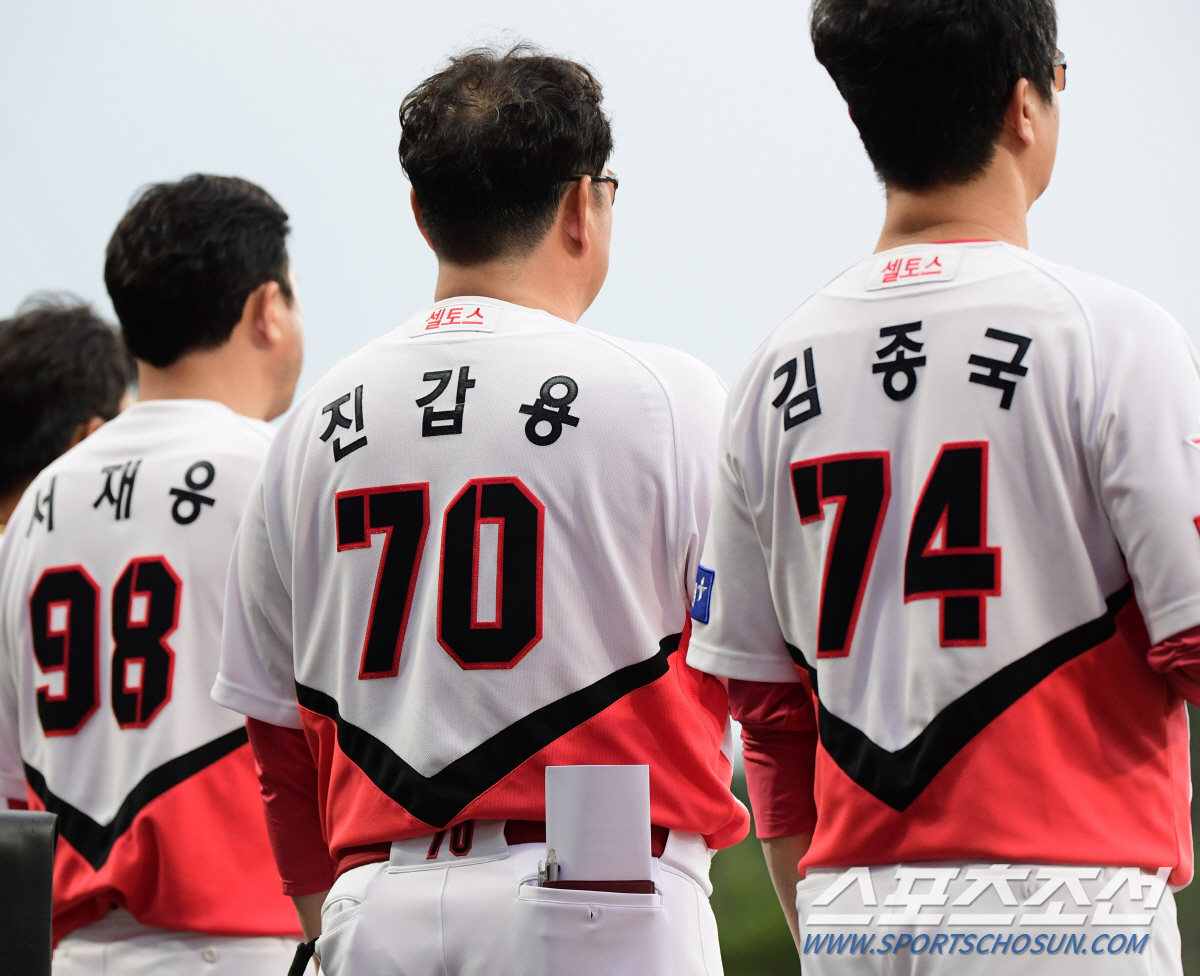"우리가 홈팀 같네" 하루 푹쉰 KIA, 혈투 치른 롯데…'태풍&돔구장'…