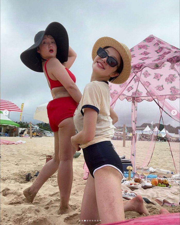 박나래, 친근감 넘치는 '뱃살 튜브' 빨간 비키니 "너무 뜨거워서 죽을뻔…