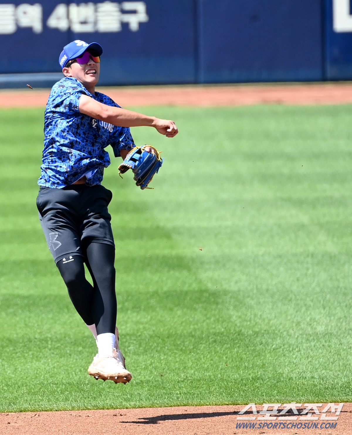 '전경기 출전 중' 이재현, 몸 날린 호수비로 와이드너 구한 뒤 극심한 …