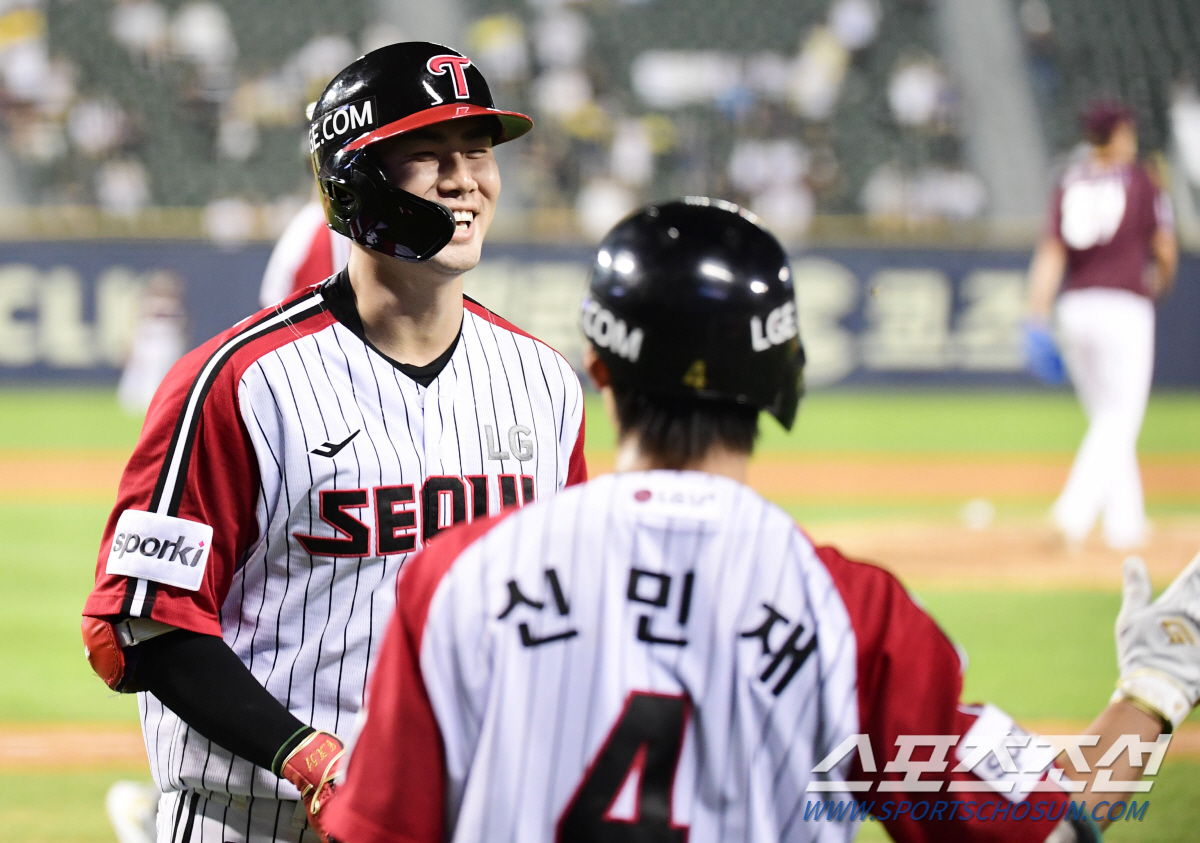 '18안타-17득점 대폭발' LG 1위 굳히기! 키움 17대8 완파하고 …