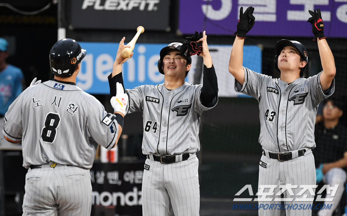 10경기 팀 홈런의 50%…팀 타점 37.1% 생산, 노시환만 바라보는 …