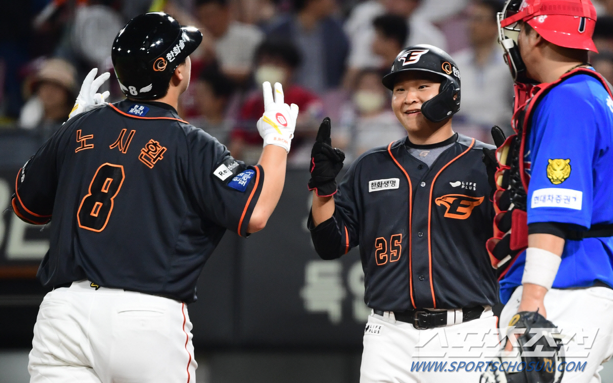 10경기 팀 홈런의 50%…팀 타점 37.1% 생산, 노시환만 바라보는 …