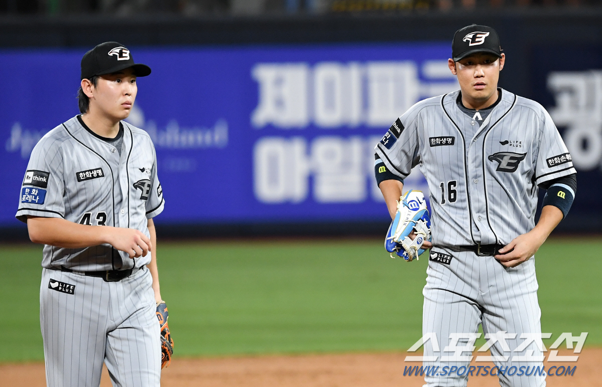 [대전현장]중견수 문현빈 2루수로 이동, 공수 부진 정은원 선발 제외, …