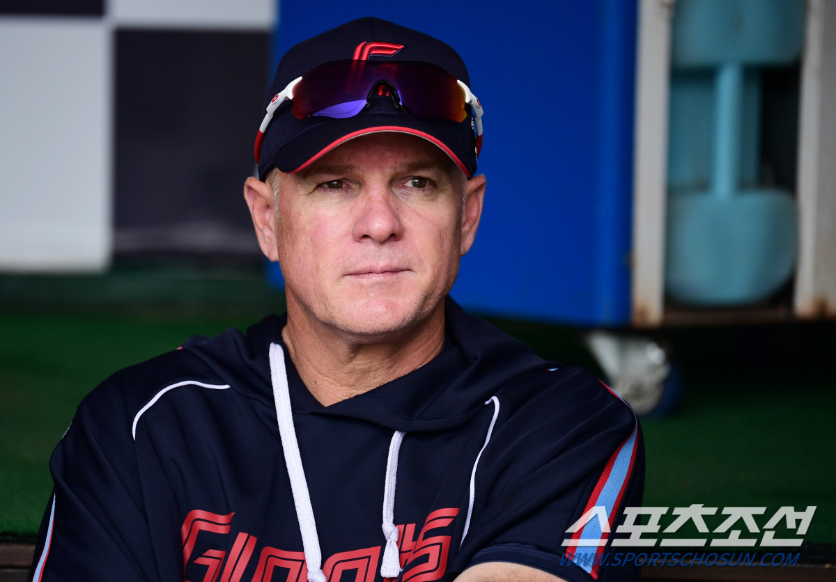 "우리 도미니카에서는…" 스쿼트하듯 변칙 견제? 韓유일 외인 사령탑의 시…