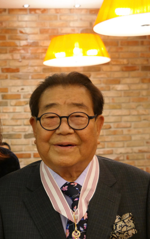 故 송해 초상권 보호 받는다...유가족, 퍼블리시티권 관리 계약 체결 […