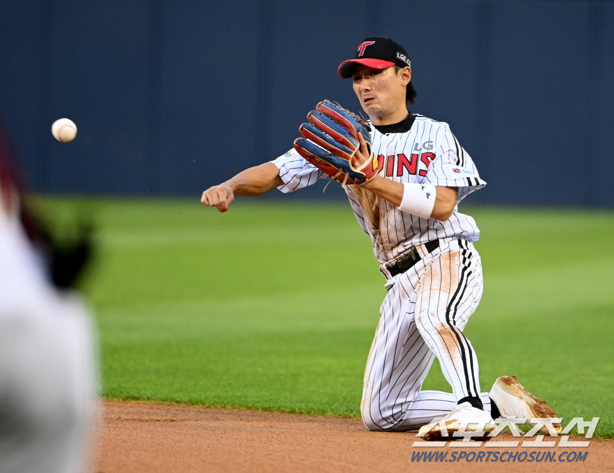"도루왕에 3할이면 가능하지 않을까요?" 신민재 2루수 골든글러브 대작전