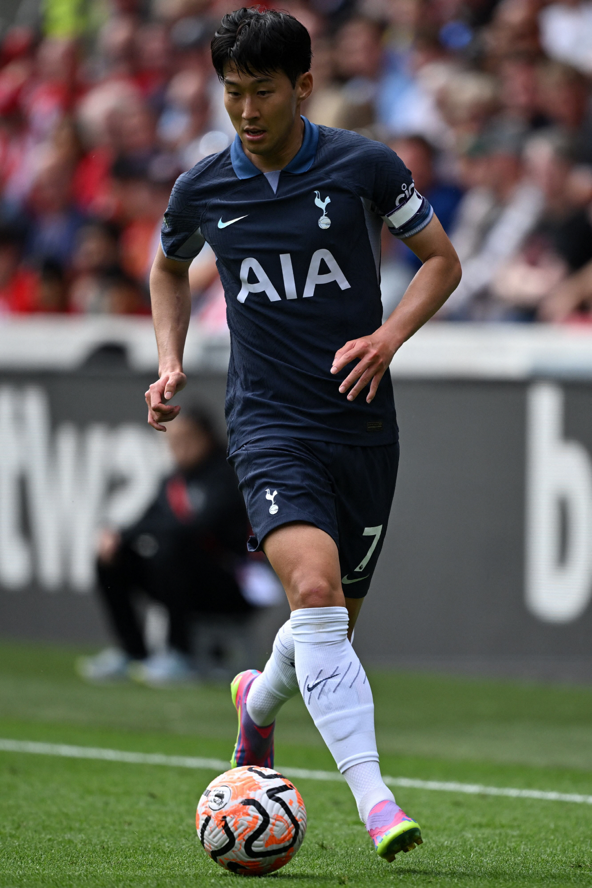 '토트넘 뉴 캡틴' 손흥민의 특별한 품격, 특별한 아이디어 "팬 앞에서 파이팅 하자", '부주장' 매디슨도 '감탄'