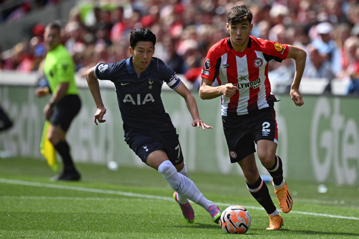 '토트넘 뉴 캡틴' 손흥민의 특별한 품격, 특별한 아이디어 "팬 앞에서 파이팅 하자", '부주장' 매디슨도 '감탄'