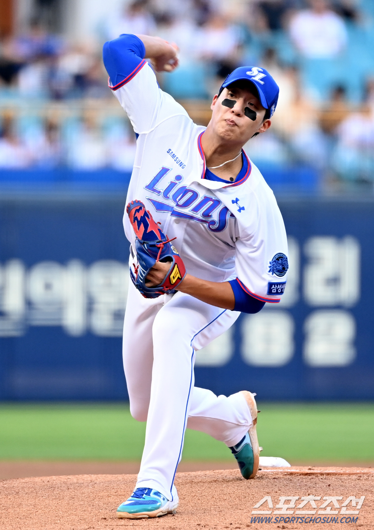 에이스 맞대결 명암 가른 세밀함, '류지혁 결승타+이성규 천금 보살' 삼…