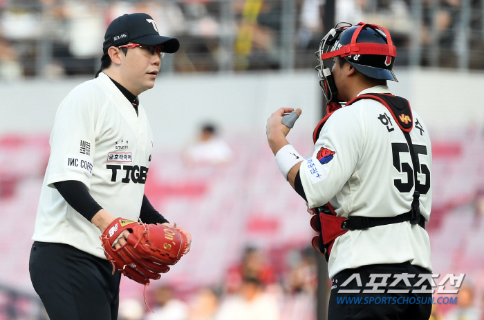 '두 경기 15실점' 대투수 양현종의 구겨진 자존심...빛바랜 올 시즌 …