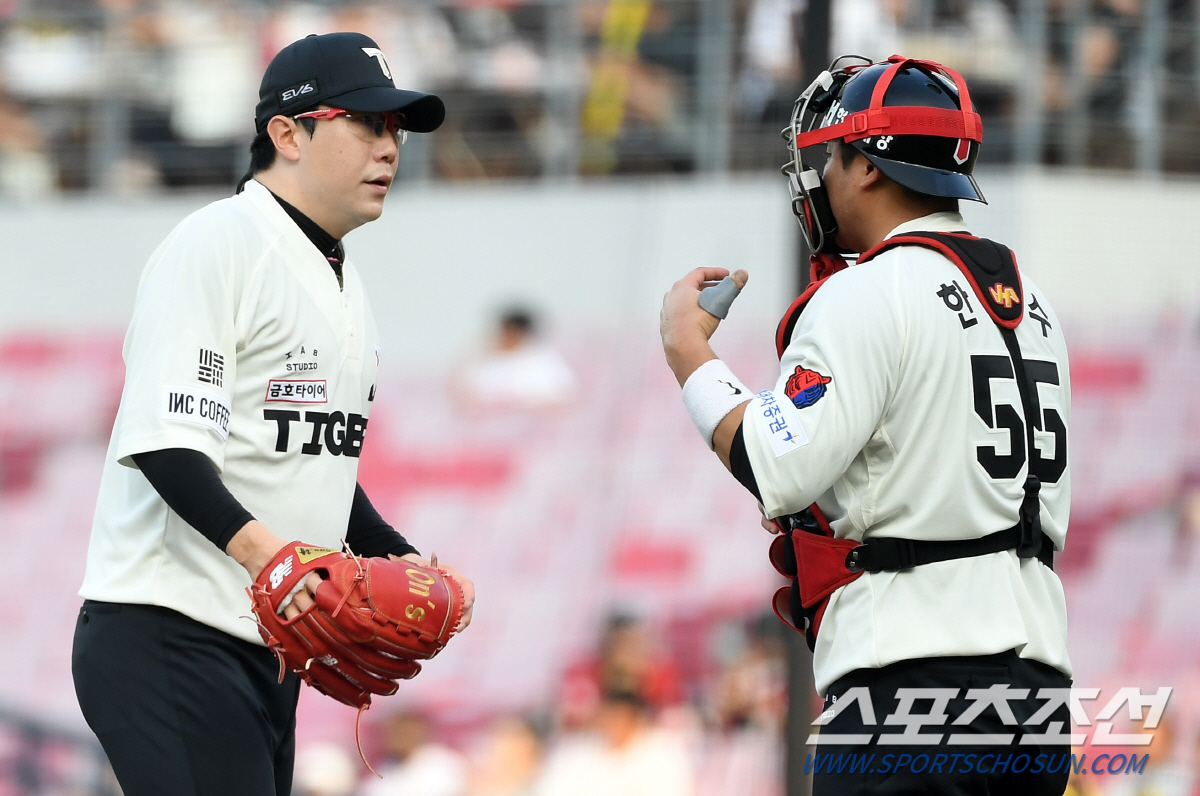 '두 경기 15실점' 대투수 양현종의 구겨진 자존심...빛바랜 올 시즌 …