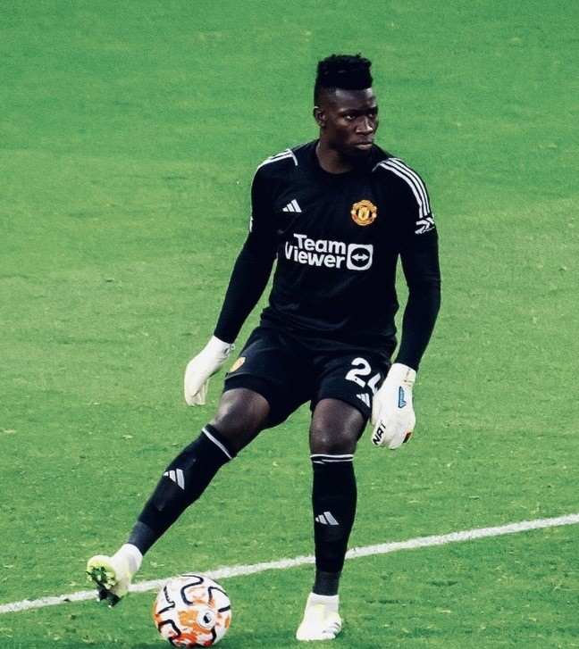 'OT 원정팀의 무덤' 바란 헤더 결승골 폭발!&오나나 선방쇼 맨유 홈 …