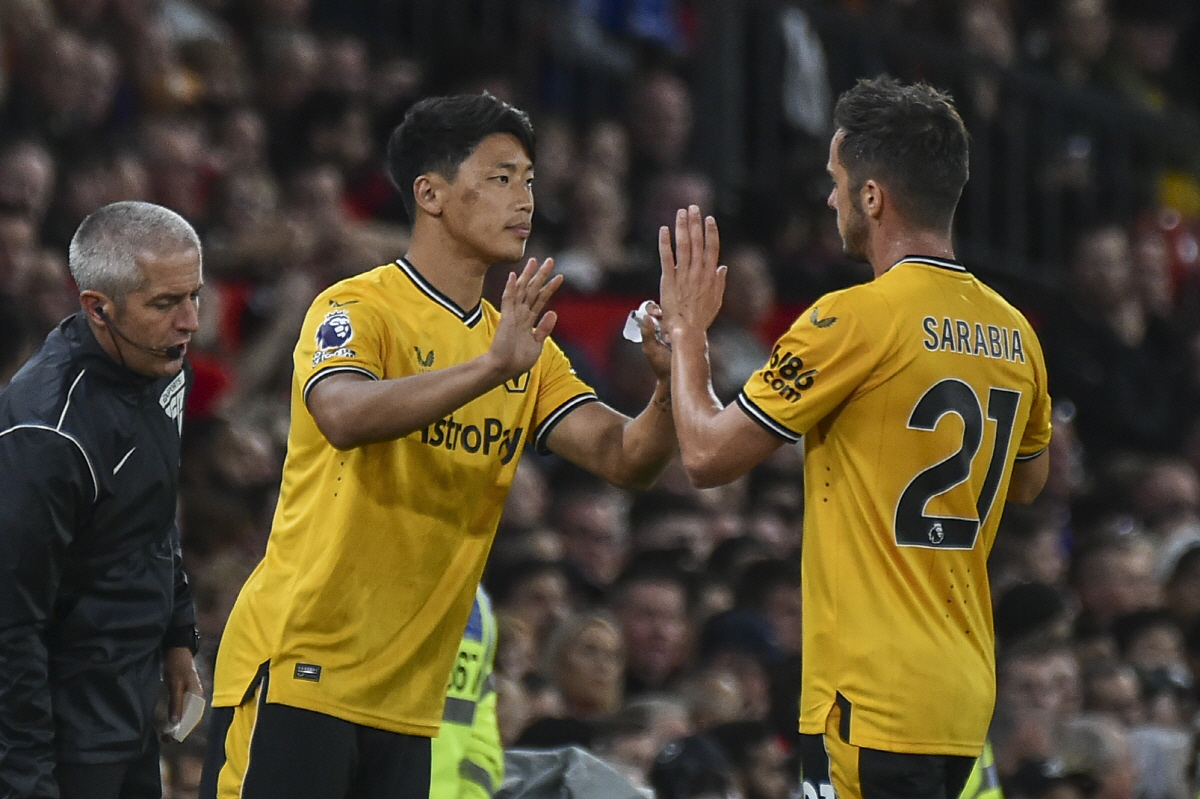 'OT 원정팀의 무덤' 바란 헤더 결승골 폭발!&오나나 선방쇼 맨유 홈 …