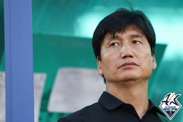[현장리뷰]'조영욱 12호골' 김천 1위 질주, 이랜드 4대0 잡고 '홈…