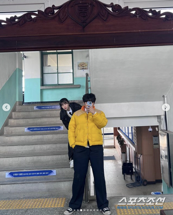 '27살' 고윤정, 교복 입고 대박 쳤네! 노메이크업 가까운 얼굴인데 '…