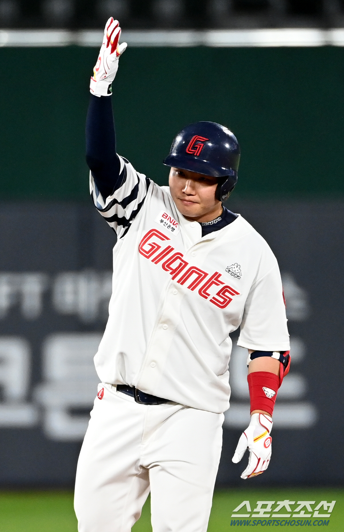 정보근 대타 결승타! 뒷심 롯데, 위닝 확보…2연패 SSG 1위와 7G …