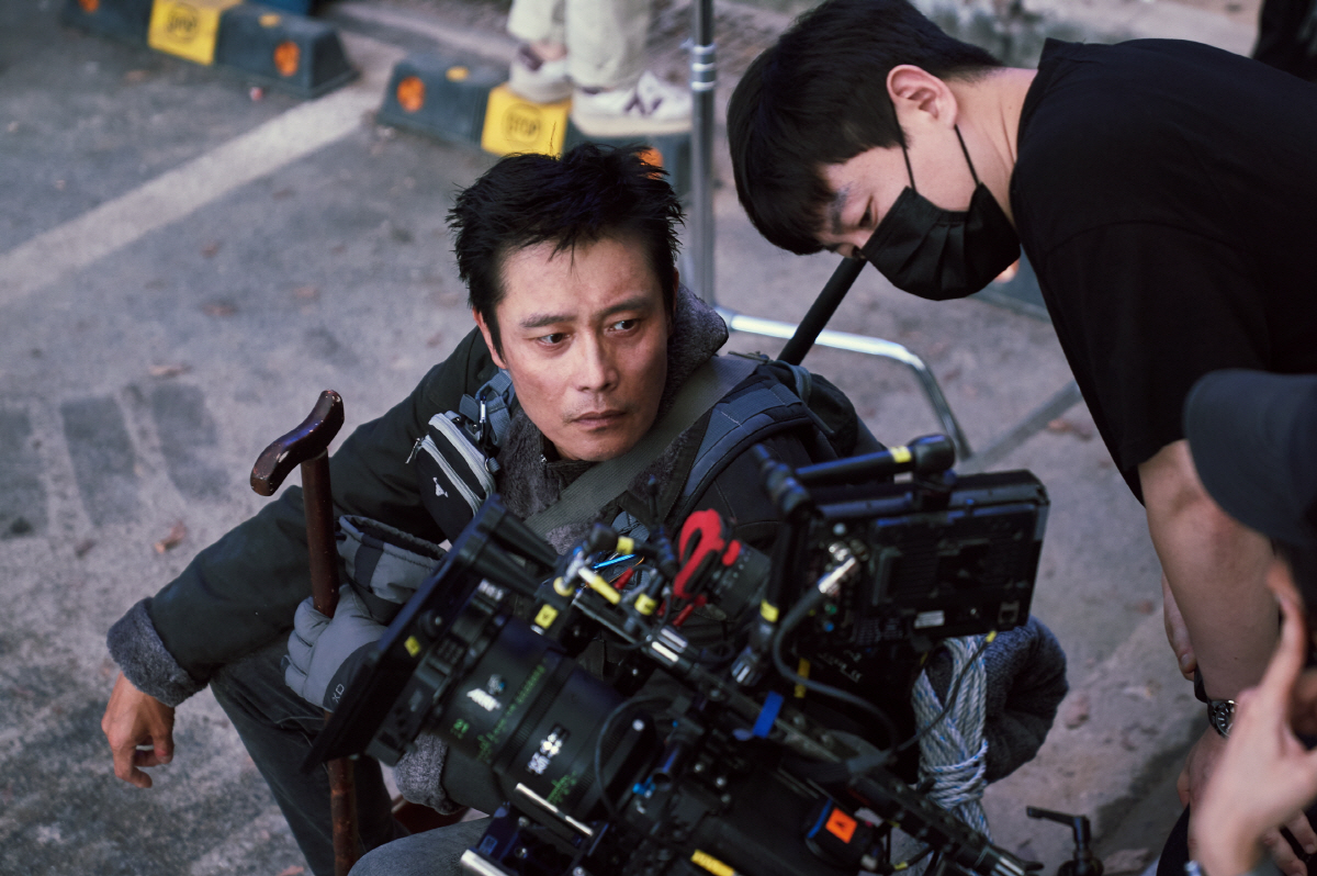 [SC인터뷰] "이병헌=최고의 배우"…엄태화 감독, '콘크리트 유토피아'…