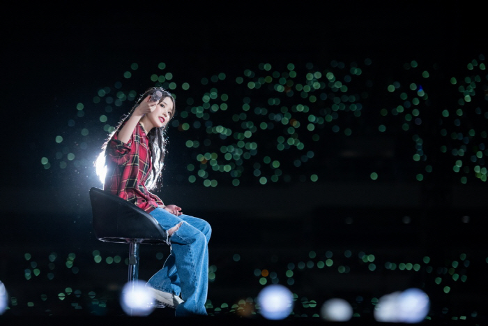아이유, 데뷔 15주년 기념 첫 공연 실황 영화 9월 개봉 확정 [공식]