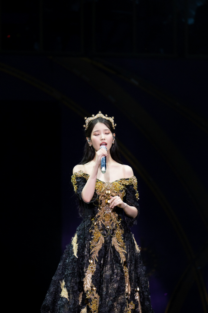 아이유, 데뷔 15주년 기념 첫 공연 실황 영화 9월 개봉 확정 [공식]