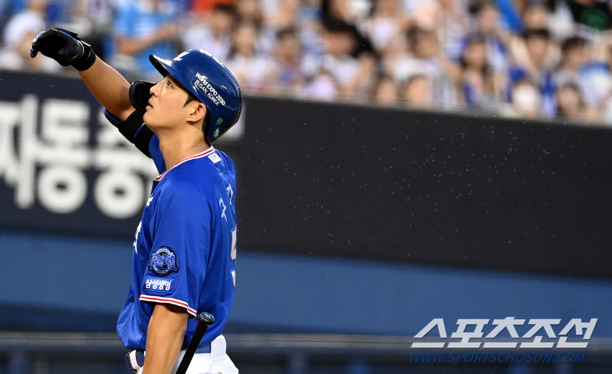 '캡틴의 저주' 리딩히터는 왜 예외일까...'끝내기→우땅' 준비한 열정 …