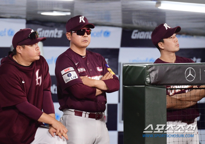 안우진 돌아오니 후라도가 떠났다…"답이 안나온다" 사령탑의 한숨, 20일…