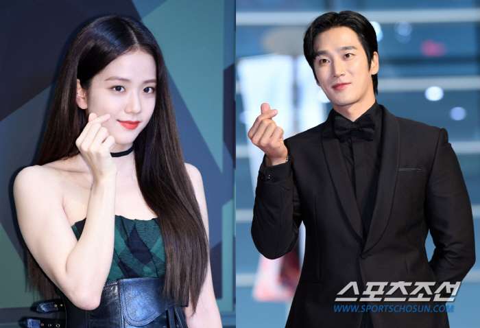 리사, 佛부호와 벌써 세번째 포착...지수 이어 열애 인정할까[종합]