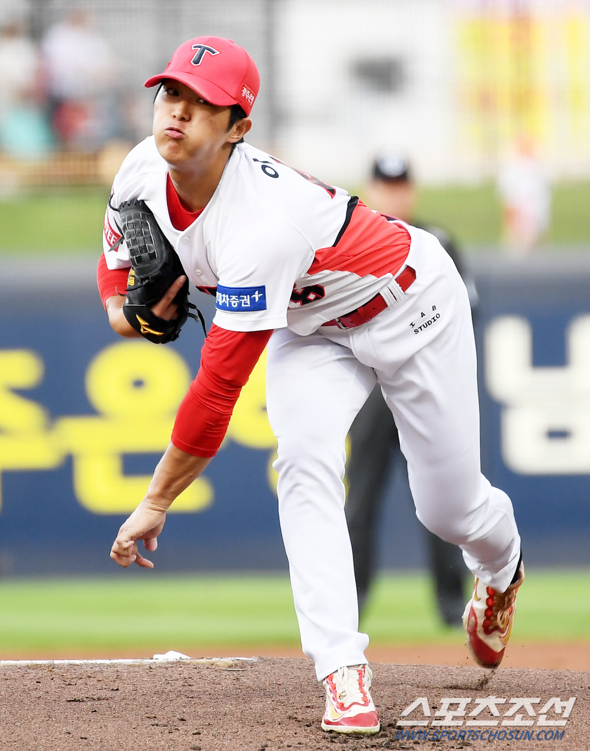 신인왕→10승→10승…이젠 어엿한 타이거즈 토종 에이스, 이의리의 시대가…