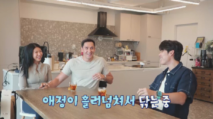 [SC리뷰]줄리엔 강, ♥박지은과 후끈한 스킨십…한달만 결혼 결심, 왜?…