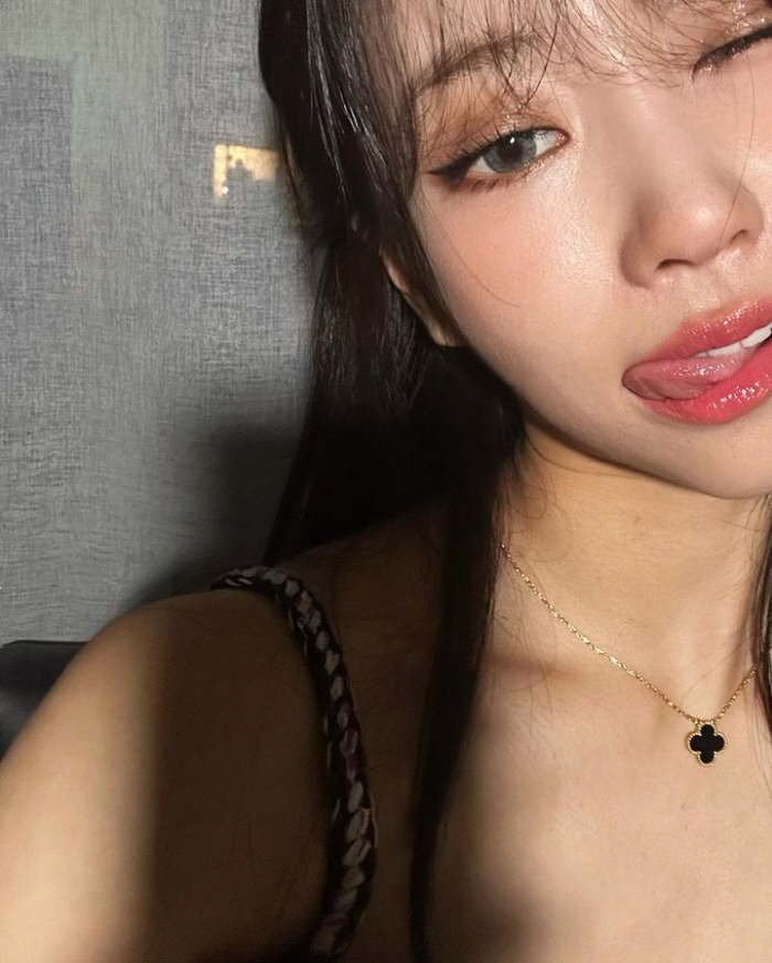 "유재석 또 출동하겠네"…이미주, 혀 내민 윙크 섹시 포즈 '깜짝'