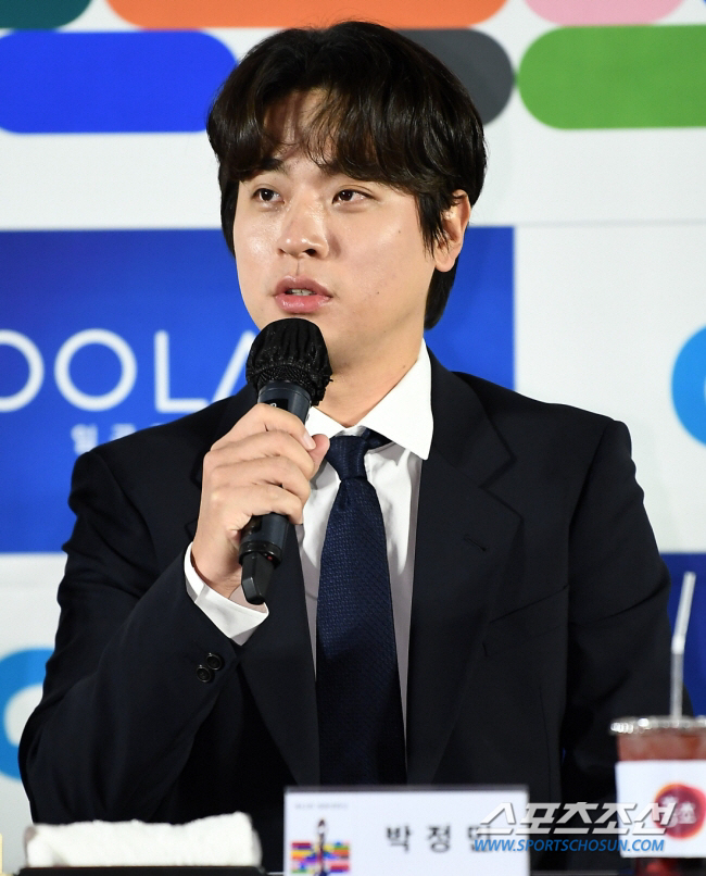"시각장애인 父위해" 박정민, 목소리 재능기부→화면해설 상영회 '꾸준한 …