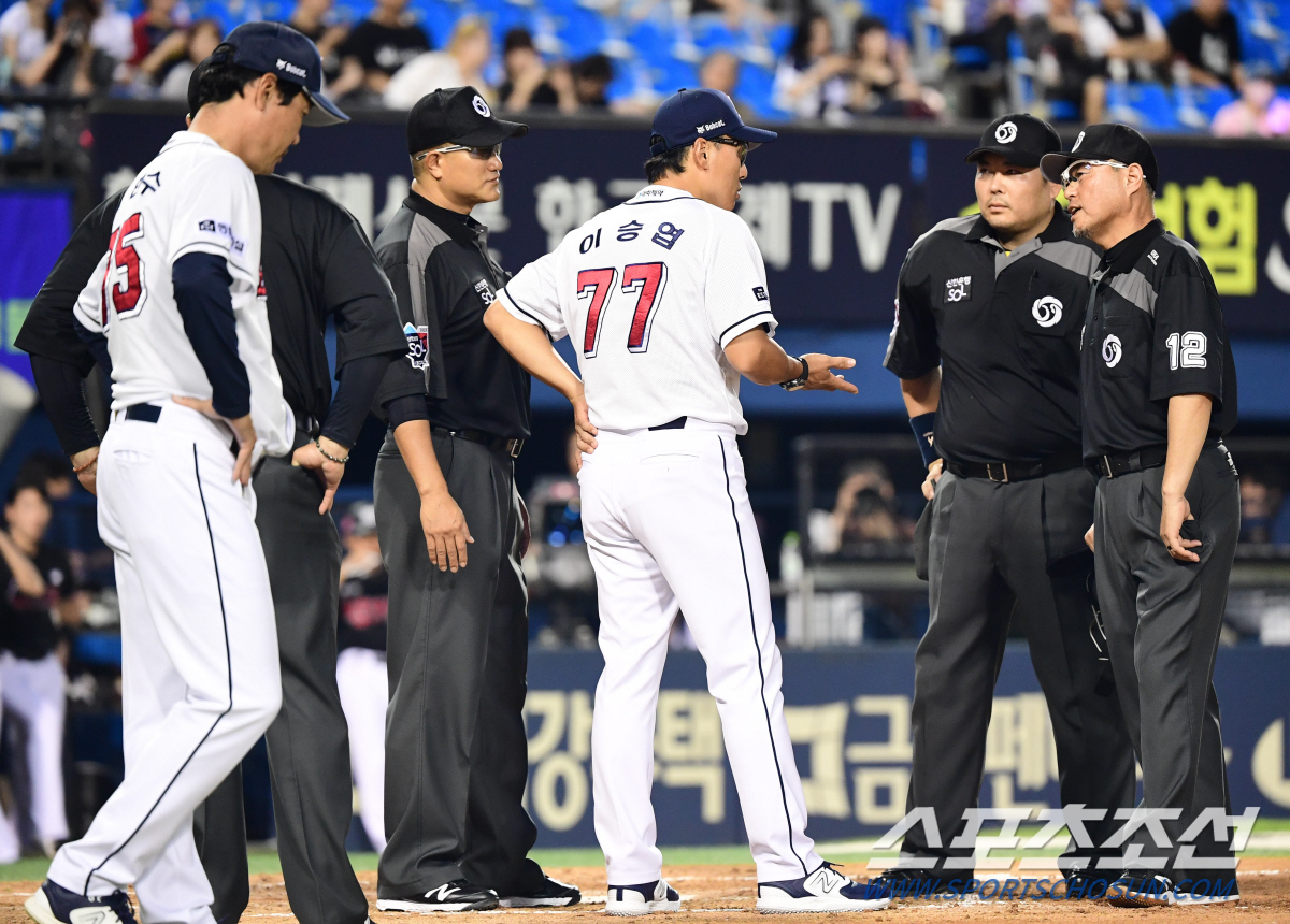 '2G 연속' 같은 타자+같은 항의…국민타자의 답답한 속내 "심판과 대화…