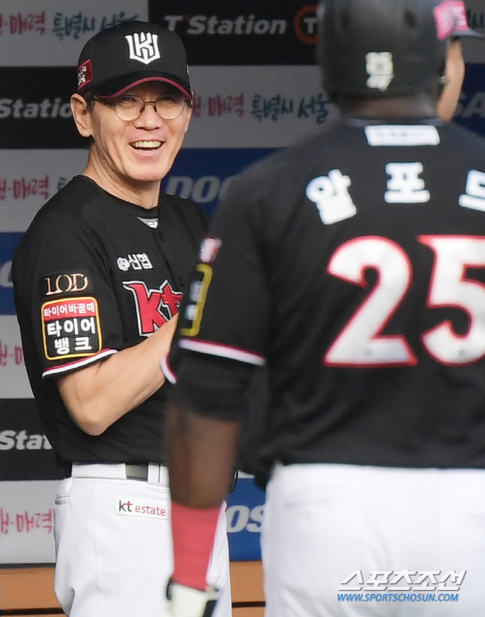 '8월 승률 0.857' 강철포터의 마법? '4안타 5타점' 장성우가 지…