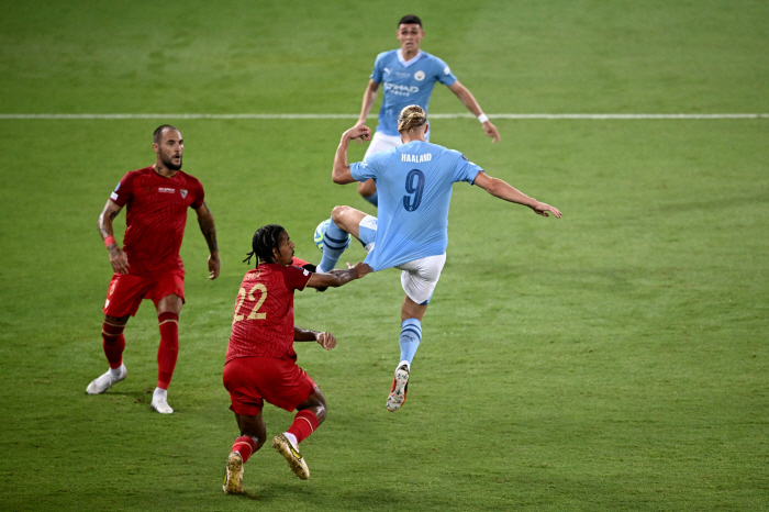 '월드컵 위너' 메시-'트레블' 홀란-더브라이너, UEFA 올해의 선수 …