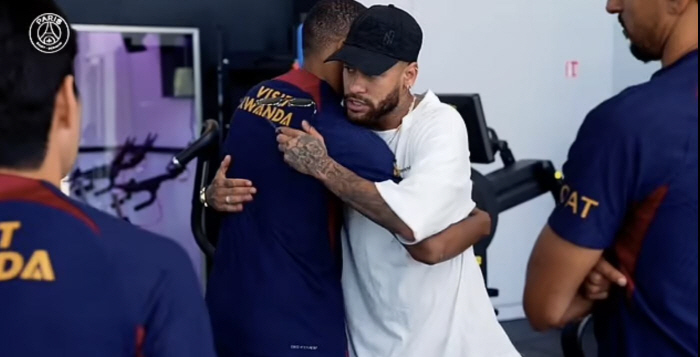 '그래, 작별은 쿨하게 하자' PSG 동료들과 마지막 인사 한 네이마르,…