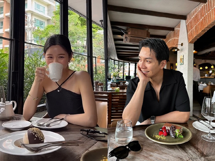 이승기♥이다인, 퍼즐 같은 '럽스타그램'…좋을 때다