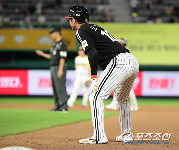 대주자 교체 극구 사양한 오지환, 하지만 벤치는 노심초사...결국 한 베…
