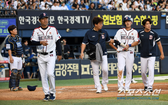 '가슴 철렁' 홈에서 충돌한 포수와 3루주자, 연패 끊기 위해 몸을 날린…