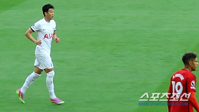[토트넘-맨유Live]'골대 강타 2번' 토트넘, 맨유와 0-0 전반 종…