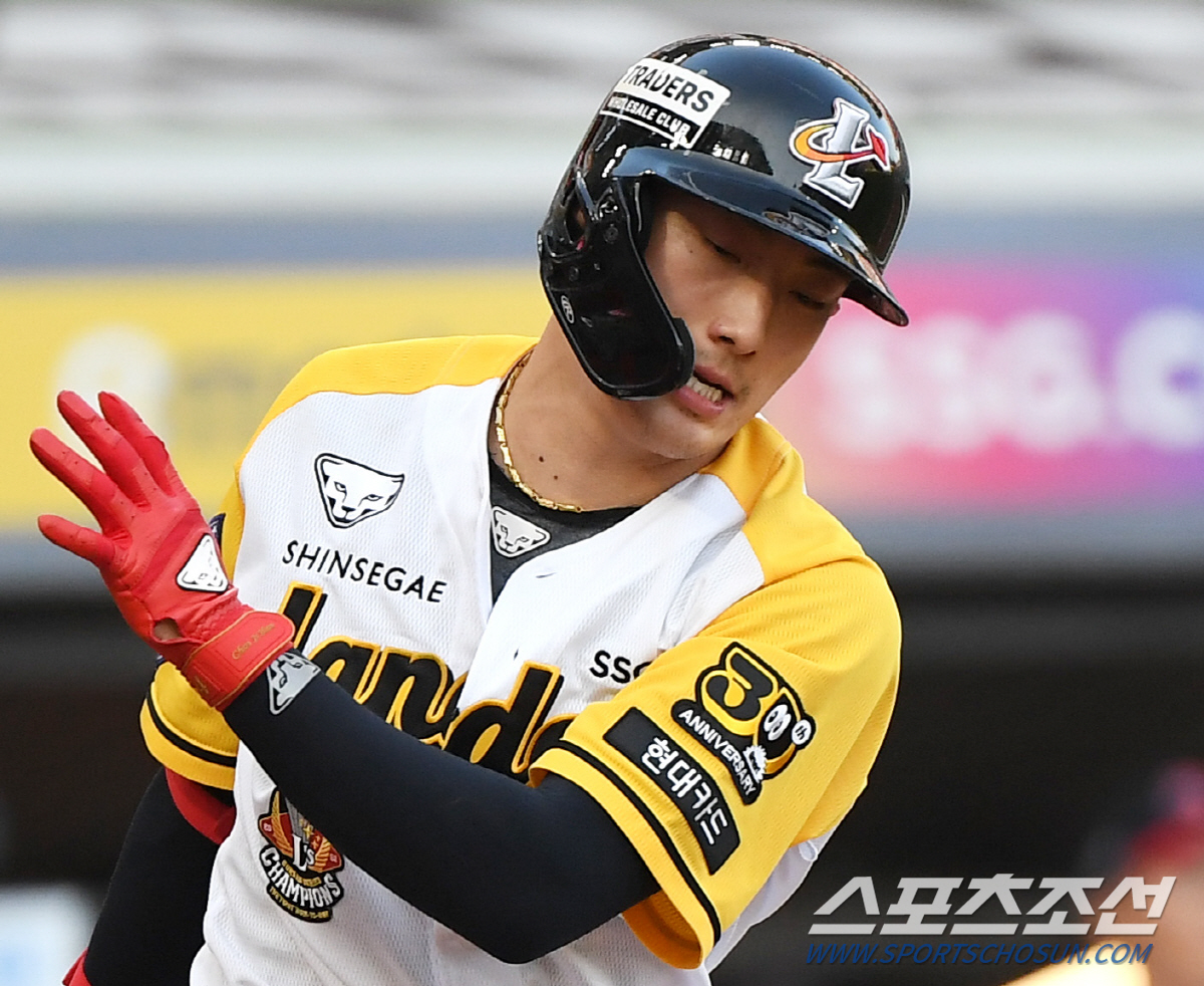 "방망이가 안보였어요" 최지훈 퇴장에 격한 항의, 감독의 해명[인천 현장…