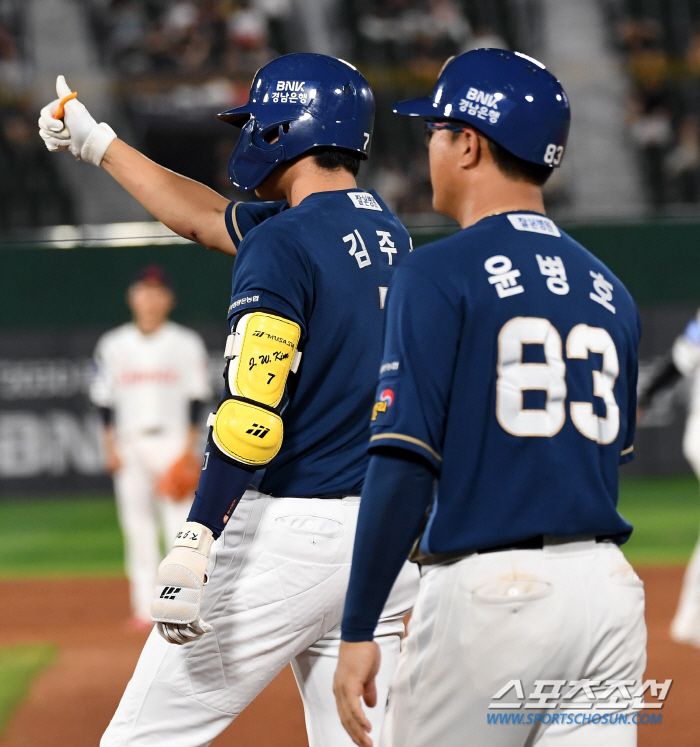 손아섭 폭풍 4안타→김주원 역전타+쐐기포! '태너 韓데뷔 첫승' NC, …