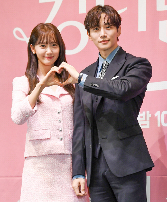 [SC이슈] "○○만 해도 사귄다네"…소연→임영웅·한소희, 한달에 황당 …