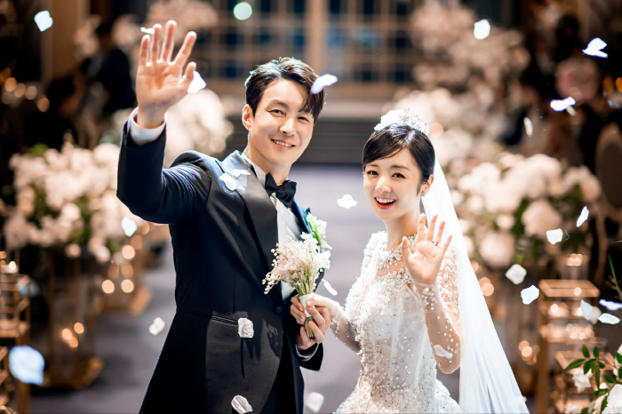 심형탁♥사야, 결혼 본식 사진 공개…"아내 위해 강한남편 될 것"[화보]