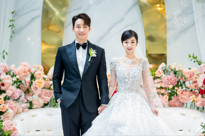 심형탁♥사야, 결혼 본식 사진 공개…"아내 위해 강한남편 될 것"[화보]