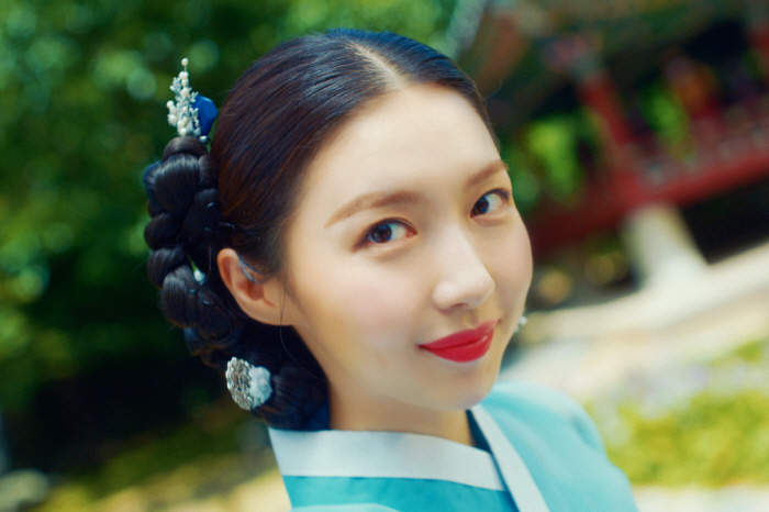 LCK 시상식 이벤트부터 주현영 모델 발탁까지…우리은행, MZ고객에 '러…