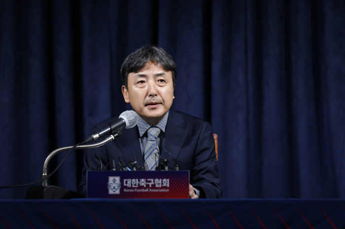 [김성원의 센터서클]대한축구협회는 언제까지 헛발질만 계속 할 것인가