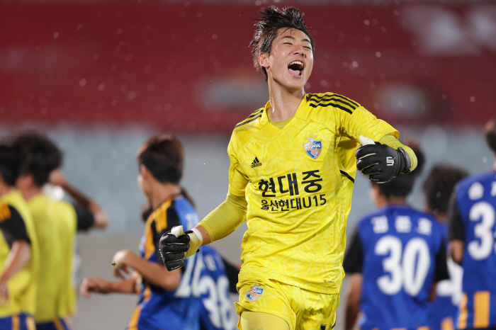 'PK 연속 선방' 넥스트 조현우의 등장, 1m92짜리 중3 GK 최주호 "프로+국대 될래요"