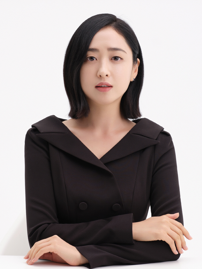 [공식] '소속사 분쟁' 김민정, 신생 마이네스트컴퍼니와 전속계약 체결