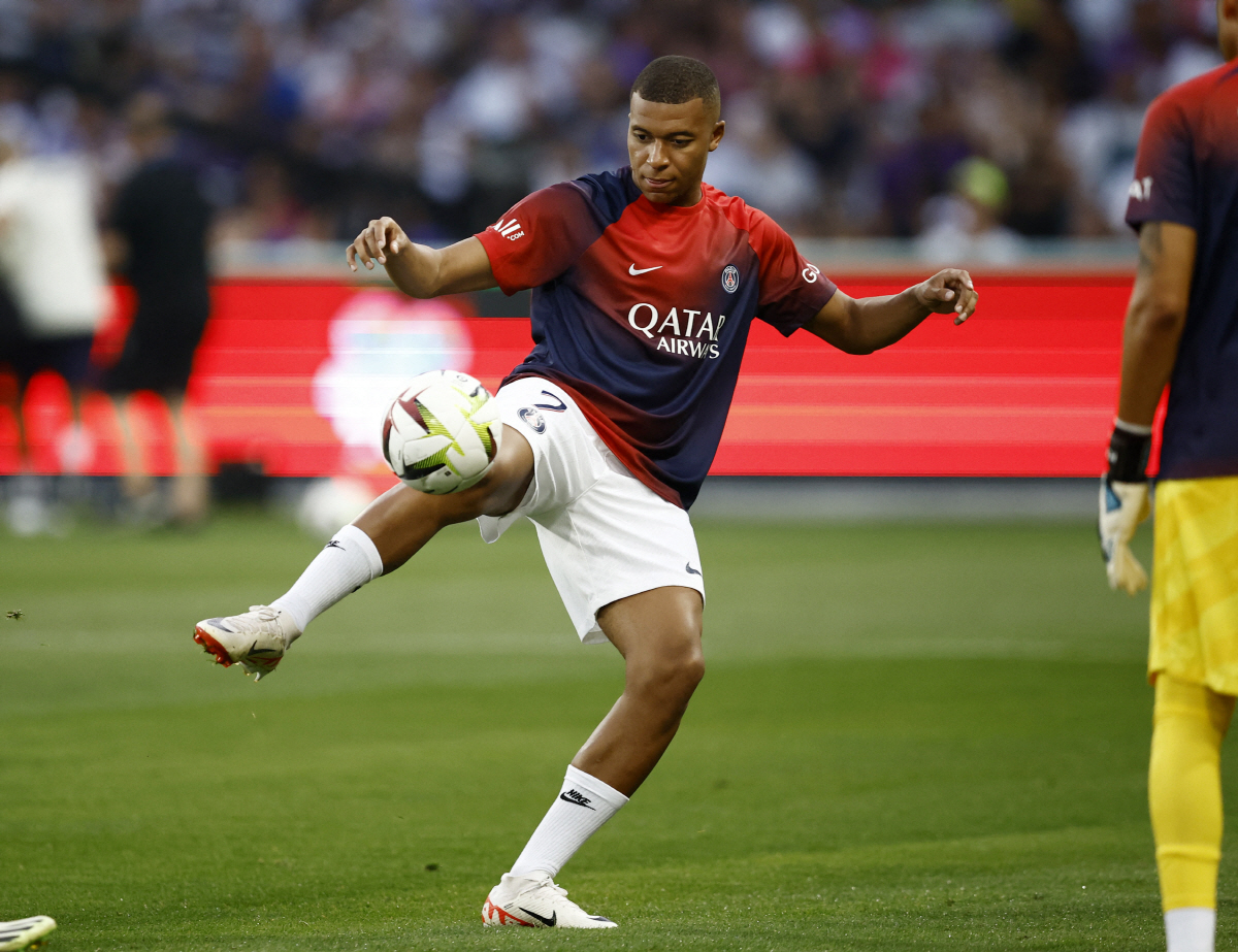 PSG-음바페 지난 주말 만났다, 계약 연장 희망 부풀었지만…음바페 입장…